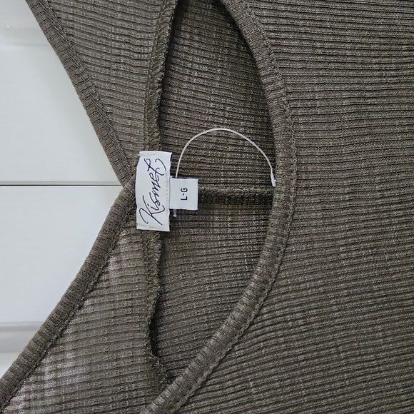 Brand new Women's Bootlegger Kismet Short Sleeve Top Tee Large - Picture 2 of 4